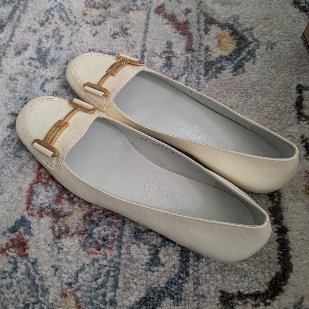 Salvatore Ferragamo Off White Flats With Gold Buckle Detail - 9B - Picture 4 of 11